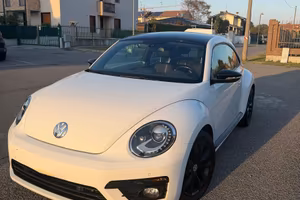 VW Maggiolino 2.0 TDI Autom, bianco tetto nero