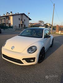VW Maggiolino 2.0 TDI Autom, bianco tetto nero
