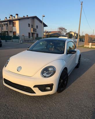 VW Maggiolino 2.0 TDI Autom, bianco tetto nero