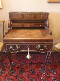 Scrittoio Antico a Rullo con Intarsi e Bronzi 900