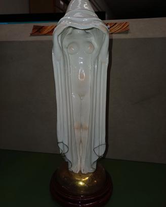 Porcellana damina nuda misteriosa di Luigi Fabris