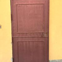 porta in ferro con telaio