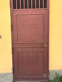 porta in ferro con telaio