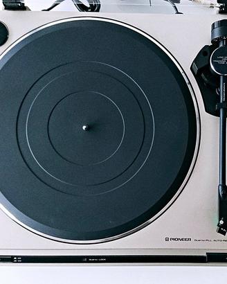 Giradischi Pioneer PL-620 + preamp Behringer