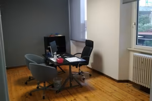Ampio ufficio in Co-working a Udine