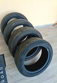 4 Gomme 215/50 R17 95W