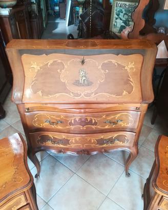 ribaltina intarsiata in noce 