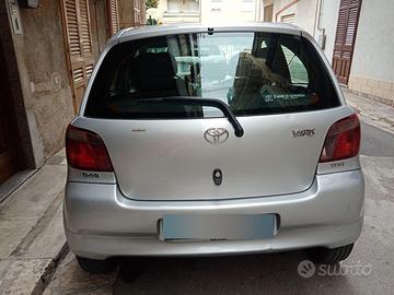 Toyota Yaris grigio metallizzato, 1.0 16 V