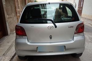 Toyota Yaris grigio metallizzato, 1.0 16 V