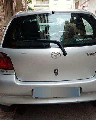 Toyota Yaris grigio metallizzato, 1.0 16 V