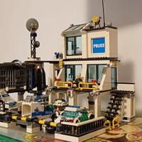 LEGO City 7744 Stazione di Polizia 