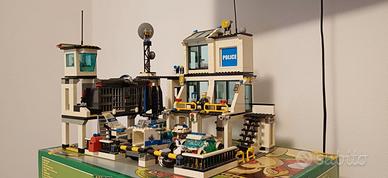 LEGO City 7744 Stazione di Polizia 