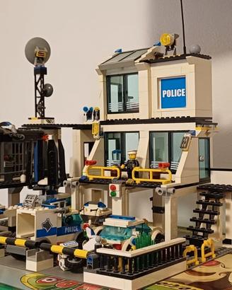 LEGO City 7744 Stazione di Polizia 