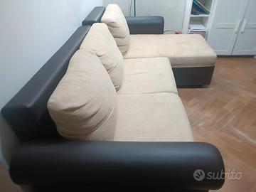 Divano letto usato con penisola discreto.