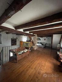 Rustico ristrutturato con giardino privato