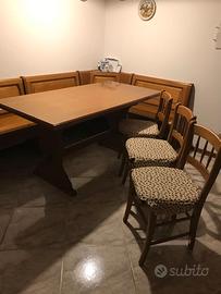 Tavolo e cassapanca