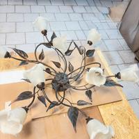 Lampadario in ferro battuto