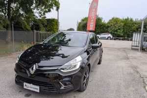 Renault Clio Moschino TCe 5 porte adatta a neopate