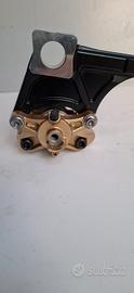 pinza posteriore SUZUKI GSXR 600 750 K4 K5 NUOVA
