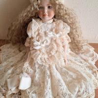 Bambola porcellana Cleo 