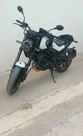 Moto benelli leoncino 125cc anno 2023