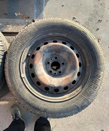 Ruote estive con cerchioni 195/65 R15 91T.