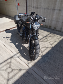 Moto Guzzi v7 Stone 850