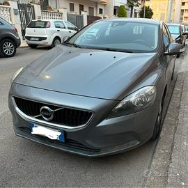 Volvo V40 D2