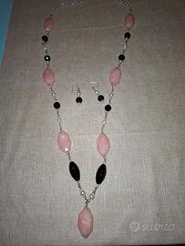 collana in quarzo rosa e onice e orecchini 