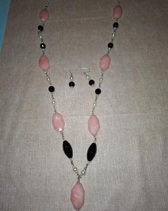 collana in quarzo rosa e onice e orecchini 