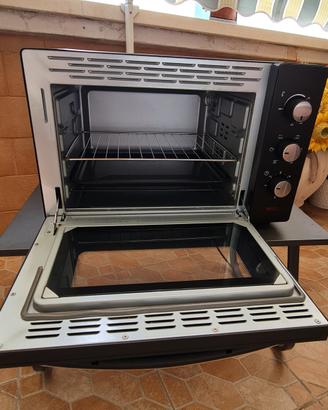 Forno elettrico smaltato internamente. 