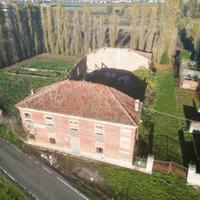 TecnoAzienda: Rustico da ristrutturare con