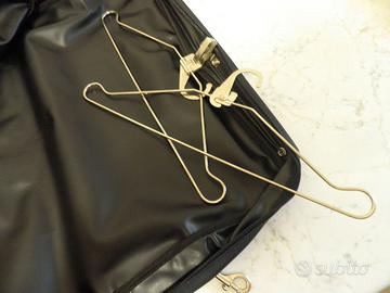 INDISPENSABILE  PORTA ABITI DA VIAGGIO UNISEX