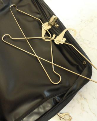 INDISPENSABILE  PORTA ABITI DA VIAGGIO UNISEX