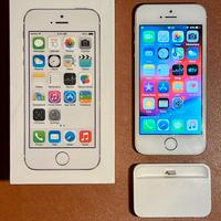 iPhone 5S 16 GB Silver con dock