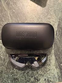 Occhiali da sole Moschino.