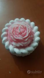 vasetto in gesso  con fiore fatto in cera