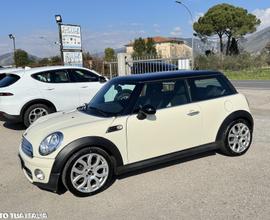 MINI COOPER D AUTOMATICA ADATTA NEOPATENTATI