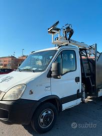 Iveco daily con gru
