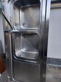 Lavabo in acciaio a doppia vasca