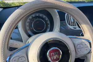 FIAT 500 HYBRID CON TETTO APRIBILE