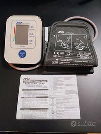 Misuratore pressione arteriosa automatico