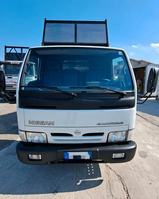 NISSAN CABSTAR 35.12 RIBALTABILE TRILATERALE