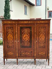 Armadio 3 ante intarsiato – stile Maggiolini