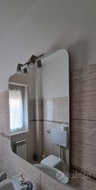 specchio bagno con faretti