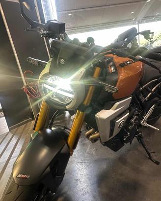 SUZUKI GSX-8T km0