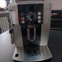 Macchina per caffè espresso De Longhi