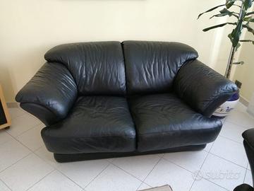 DIVANi CHATEAU D'AX IN PELLE NERA