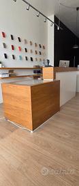 isola in rovere bancone front desk negozio hotel 