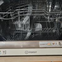 lavastoviglie Indesit incasso incassata 